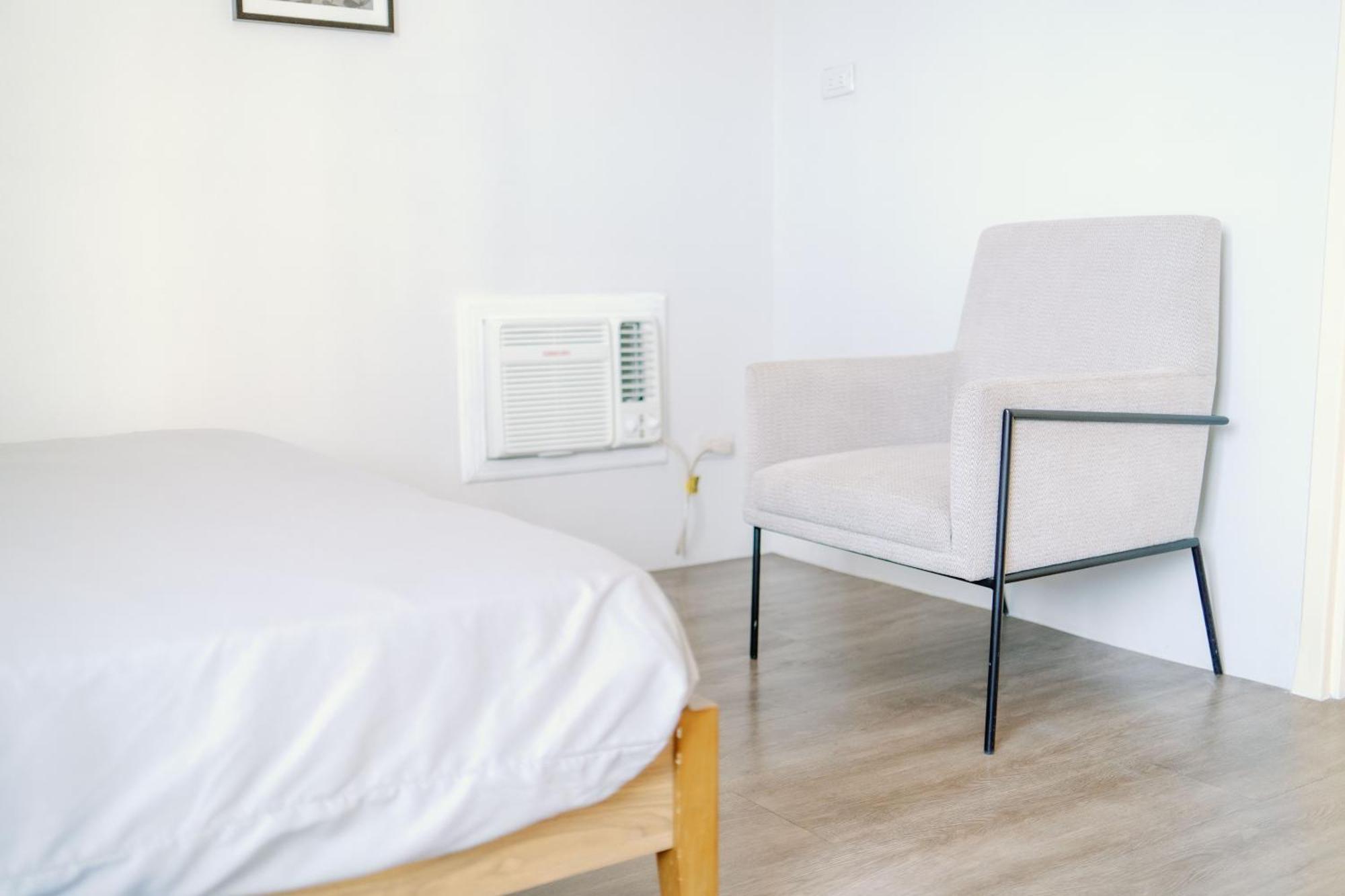 Cozy 2-Bedroom At South Of Market Soma Bgc Near Sm Aura, Market! Market! & Bonifacio High Street Taguig Buitenkant foto